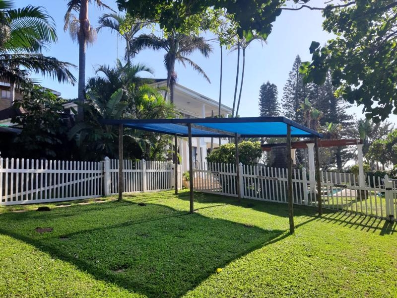 Ocean Breeze: Carport (shade for 2 vehicles).